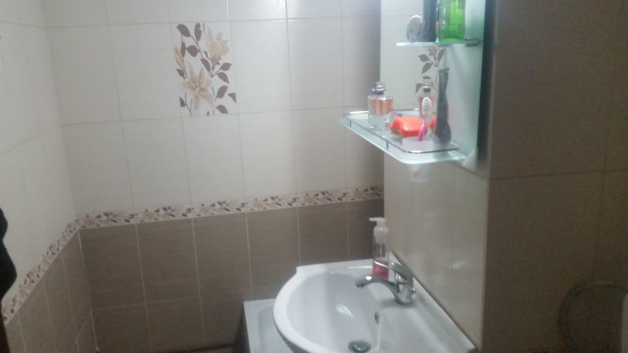Sfanta Ecaterina - Garsoniera Alba Iulia Lägenhet Exteriör bild