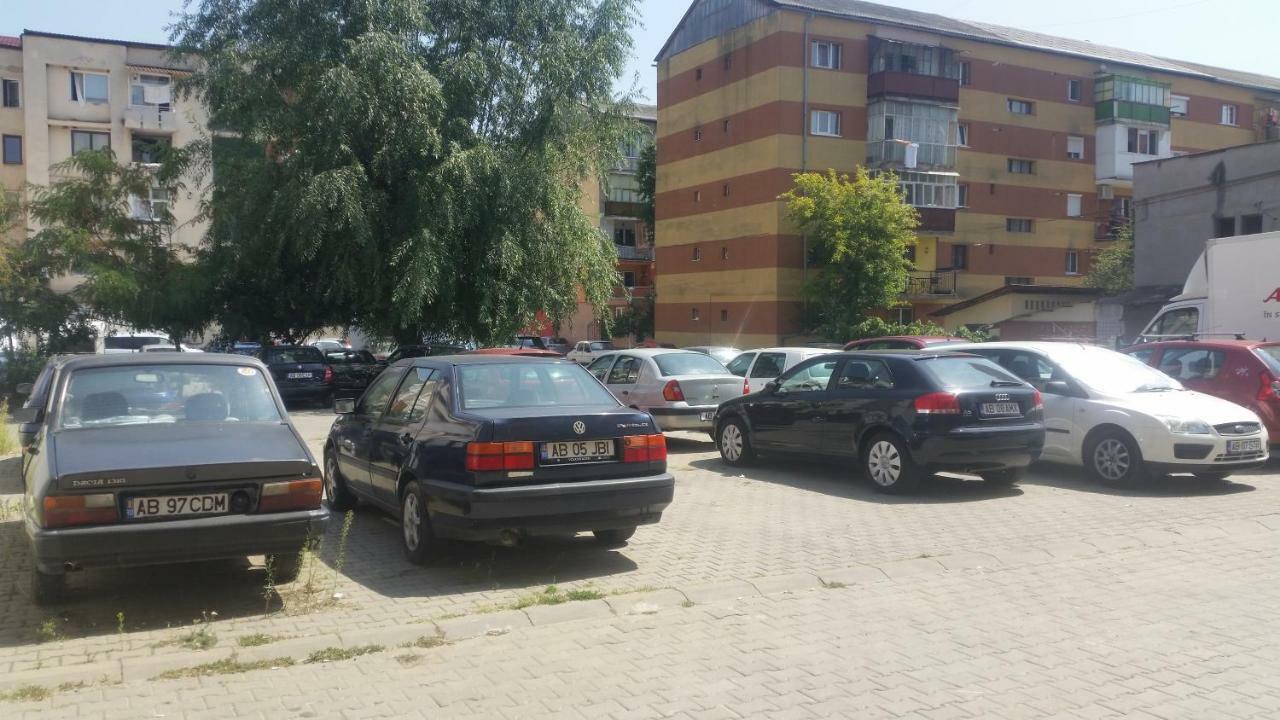 Sfanta Ecaterina - Garsoniera Alba Iulia Lägenhet Exteriör bild