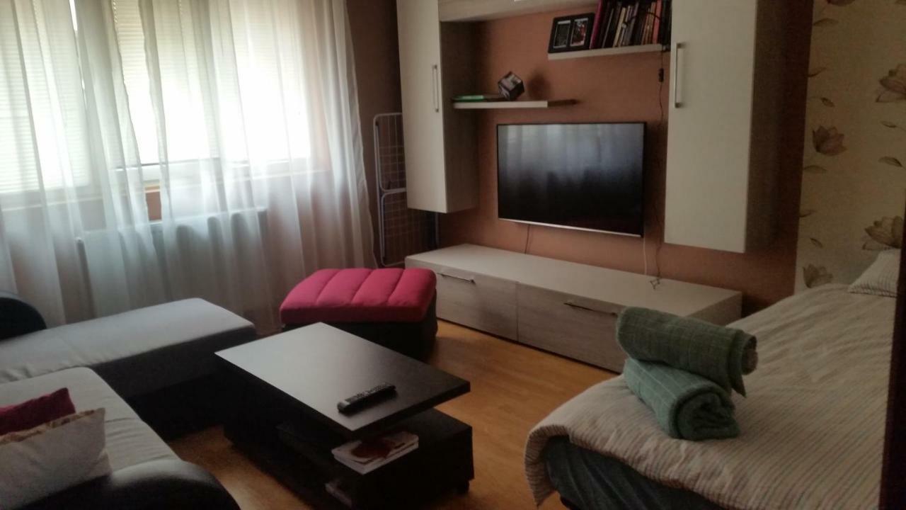 Sfanta Ecaterina - Garsoniera Alba Iulia Lägenhet Exteriör bild